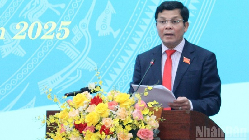 Chủ tịch Hội đồng nhân dân tỉnh Quảng Ngãi Nguyễn Đức Tuy phát biểu bế mạc kỳ họp.