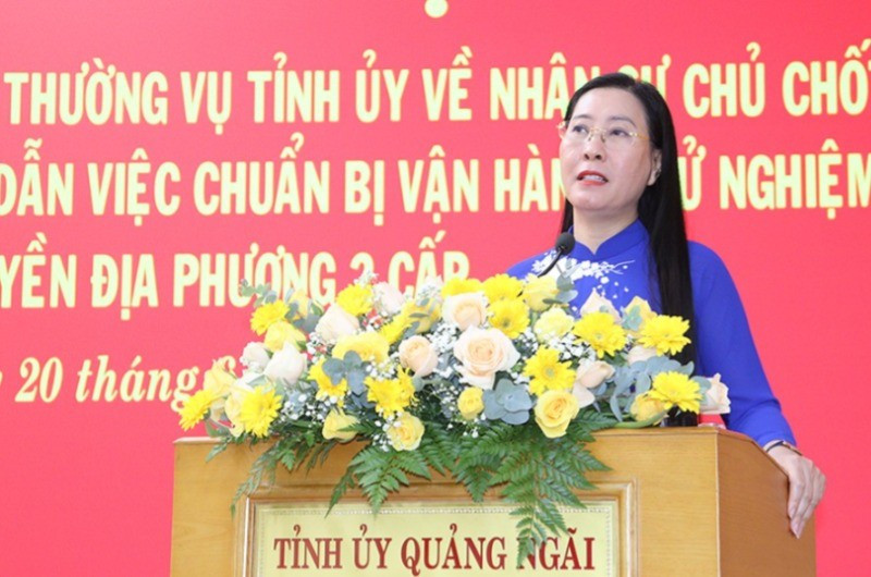 Đồng chí Bùi Thị Quỳnh Vân, Bí thư Tỉnh ủy, Chủ tịch Hội đồng nhân dân tỉnh Quảng Ngãi phát biểu tại hội nghị.