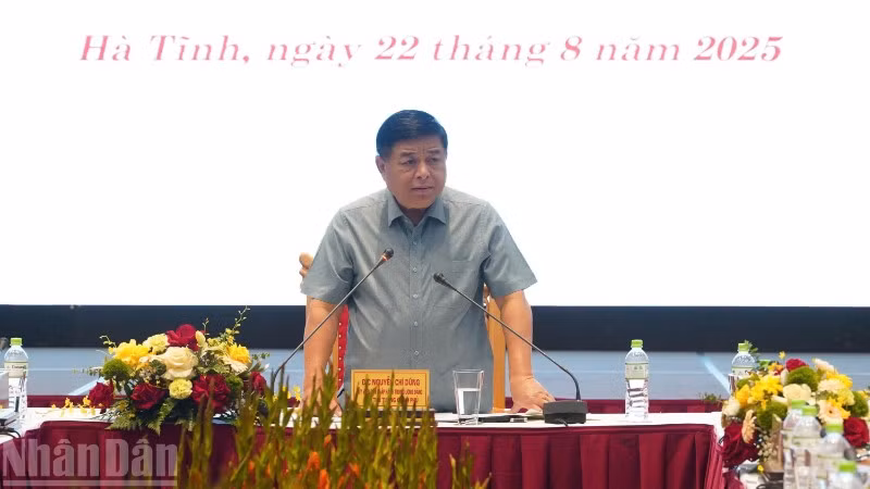 Phó Thủ tướng Nguyễn Chí Dũng đề nghị các địa phương xây dựng cơ chế, khuyến khích người dân, doanh nghiệp mở rộng sản xuất, kinh doanh.