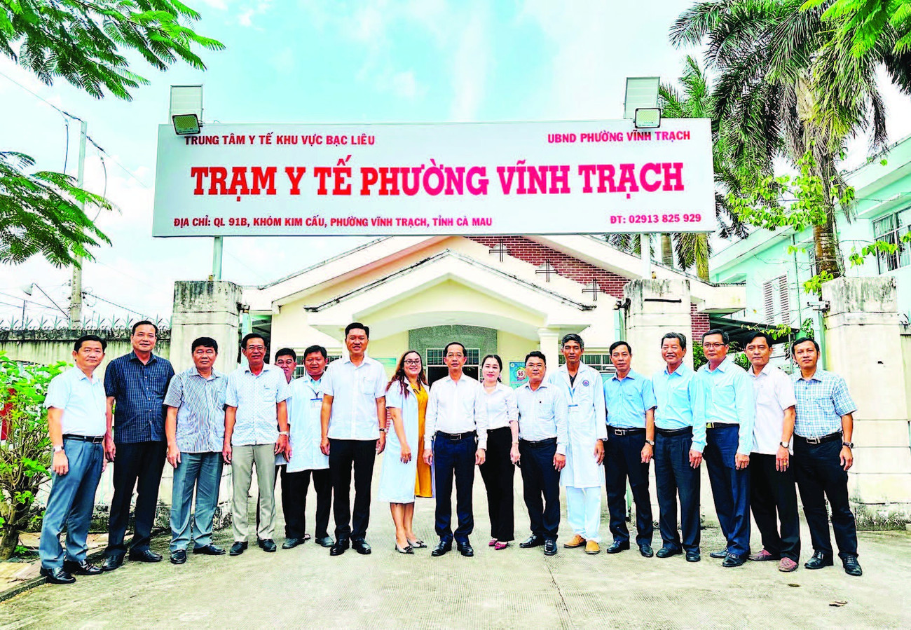 Đoàn công tác của Tỉnh ủy Cà Mau vừa đi kiểm tra, khảo sát một số trạm y tế cơ sở, trong đó có phường Vĩnh Trạch.