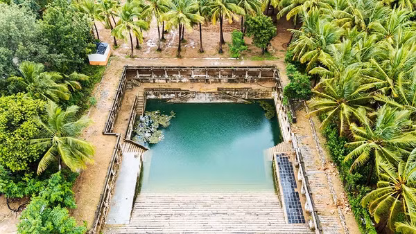 Một giếng bậc thang cổ ở Ấn Độ. Ảnh: THE GUARDIAN
