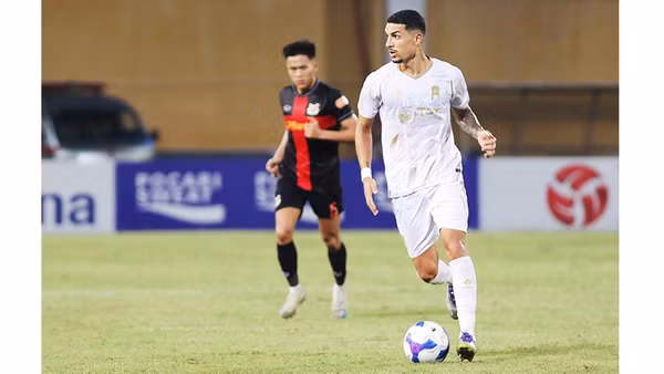 Tiền đạo Đỗ Hoàng Hên (Hendrio Araujo) lần đầu được triệu tập vào đội tuyển quốc gia. Ảnh: LÊ MINH