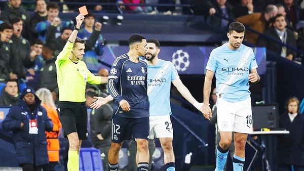 Man City đang khủng hoảng nghiêm trọng ở Champions League và Ngoại hạng Anh.