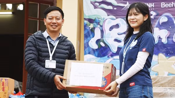 Dự án The Up Project sẽ thực hiện chương trình thiện nguyện mang tên “Ánh Hồng” 