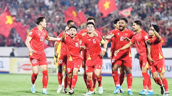 Đội tuyển Việt Nam có trận thắng thuyết phục trước đội tuyển Malaysia tối 31/3. Ảnh: TRẦN HẢI