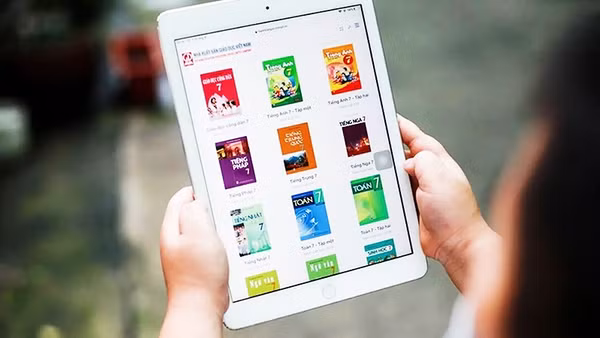 Ra mắt giải pháp sách giáo khoa điện tử