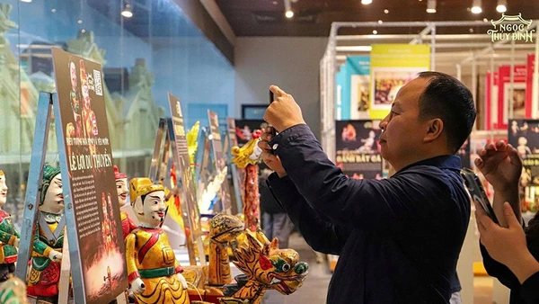 Ứng dụng AR "chắp cánh" triển lãm rối nước