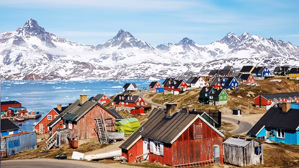 Greenland nằm ở vị trí quan trọng ở Bắc Cực. Ảnh: REUTERS
