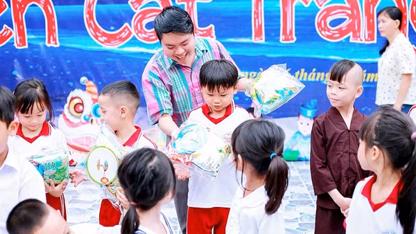 Trương Chấn Sang vẫn ngày ngày nỗ lực mang niềm tin và hy vọng đến cho những thiếu nhi có hoàn cảnh khó khăn trên khắp mọi miền Tổ quốc.