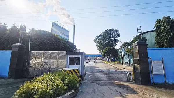 Nhà máy Hóa chất Việt Trì (Phú Thọ) được xây dựng từ năm 1959, dự kiến sẽ được di dời sớm.