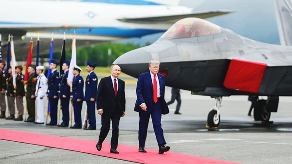 Hai nhà lãnh đạo Nga (bên trái) và Mỹ trong một lần gặp gỡ. Ảnh: THE INDEPENDENT