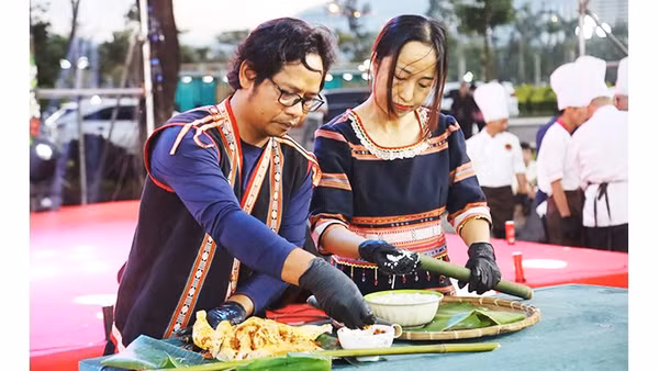 Trình diễn, chế biến ẩm thực tại Tuần lễ du lịch quốc gia năm 2026 ở Gia Lai. 