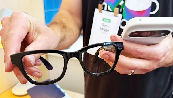 Google quay lại với kính thông minh