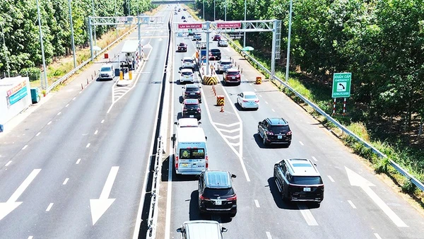 Sớm khắc phục lỗi hệ thống thu phí cao tốc Phan Thiết-Dầu Giây​