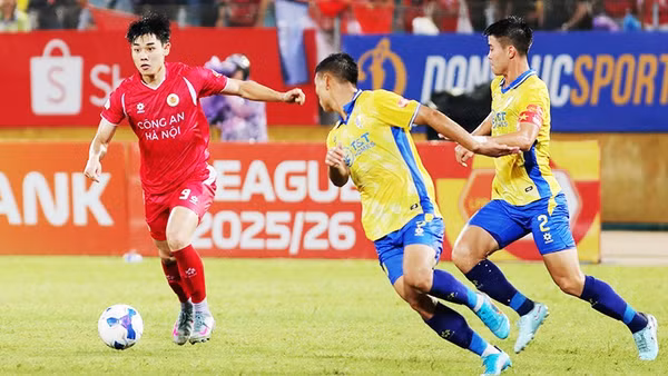 Đình Bắc vẫn chưa ghi bàn sau 9 trận tại V.League. Ảnh: KHIẾU MINH