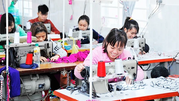 Các cơ sở sản xuất, kinh doanh cá thể là đối tượng được mở rộng thu thập thông tin điều tra. Ảnh: NAM NGUYỄN