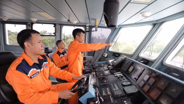 Mỗi chuyến xuất biển đều gắn với nhiệm vụ cứu người, tài sản của nhân dân.