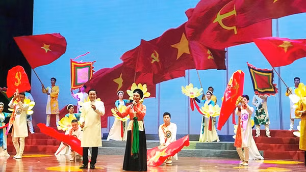 Tôn vinh nửa thế kỷ sân khấu nước nhà