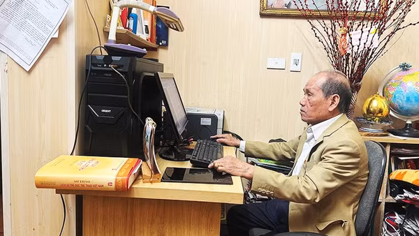 Nhà báo lão thành Trương Xuân Hùng, nguyên phóng viên, thư ký tòa soạn báo Thể thao Việt Nam.