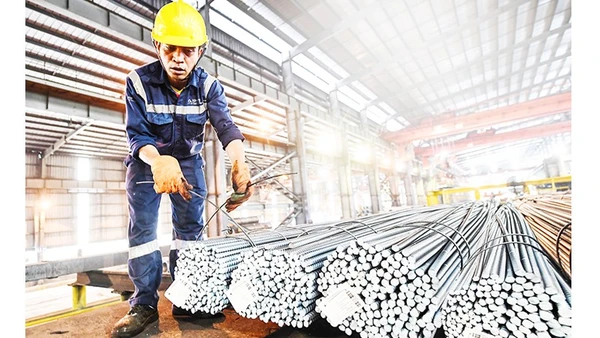 Nhiều biện pháp đã được áp dụng nhằm tháo gỡ thực trạng thiếu nguồn cung vật liệu xây dựng, nhất là đối với các công trình cấp thiết mang tầm cỡ quốc gia. Ảnh: THÀNH ĐẠT