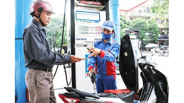 Khi chính sách như thuế, quỹ bình ổn, dự trữ năng lượng và quản lý thị trường được phối hợp đồng bộ, nền kinh tế sẽ giảm bớt tác động tiêu cực từ biến động giá dầu thế giới. 