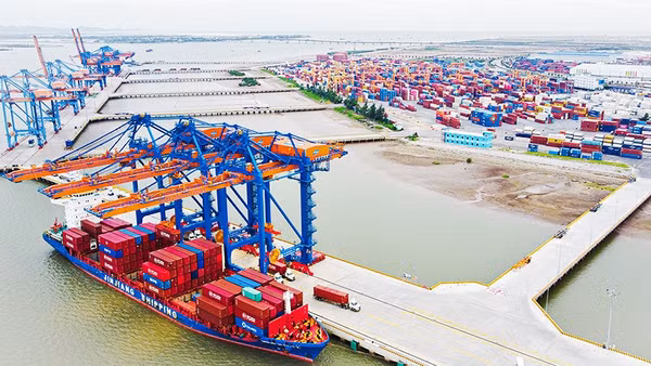 Mỹ, EU, Trung Quốc... tiếp tục là các thị trường chiếm phần lớn kim ngạch xuất nhập khẩu Việt Nam. Ảnh: LÊ MINH