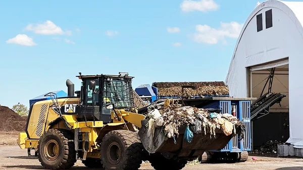 Rác thải được xử lý tại cơ sở ủ phân Staten Island. Ảnh: REUTERS