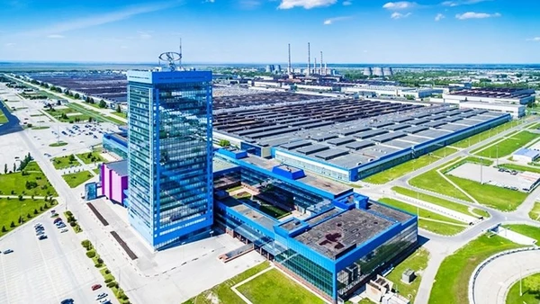 Nhà máy sản xuất ô-tô Lada ở Tolyatti. 