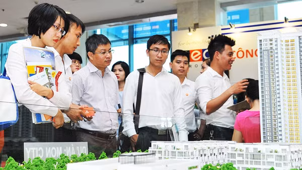 Lãi suất cho vay đầu tư kinh doanh bất động sản sẽ tiếp tục duy trì ở mức cao hơn mặt bằng chung. Ảnh: NGUYỆT ANH