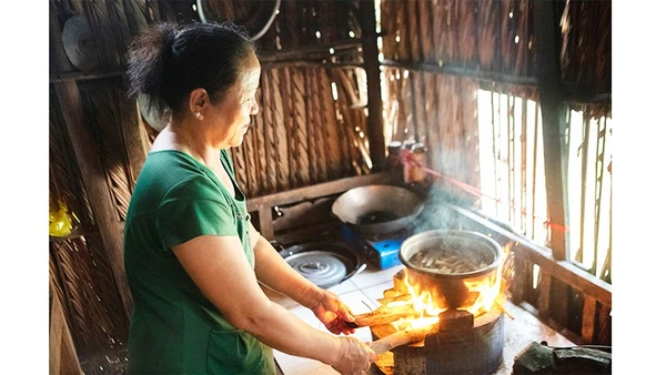 Món gà chiên thắm tình ngoại