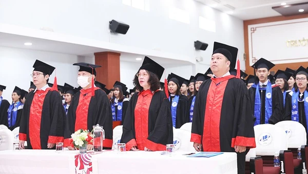 Trường đại học Mở TP Hồ Chí Minh vừa tổ chức lễ tốt nghiệp trình độ đại học