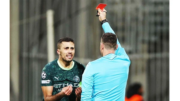 Việc Rodri nhận thẻ đỏ khiến Man City nhận thất bại nặng nề tại Champions League.