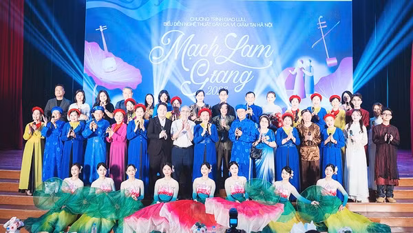 Nhiều sinh viên đã phối hợp tổ chức được những chương trình nghệ thuật và được các chuyên gia, nghệ sĩ, người xem hưởng ứng.