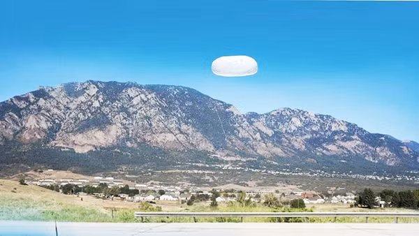 Một hình ảnh khá rõ nét trong hồ sơ UAP chụp ở Colorado (Mỹ) năm 2022. Ảnh: FBI