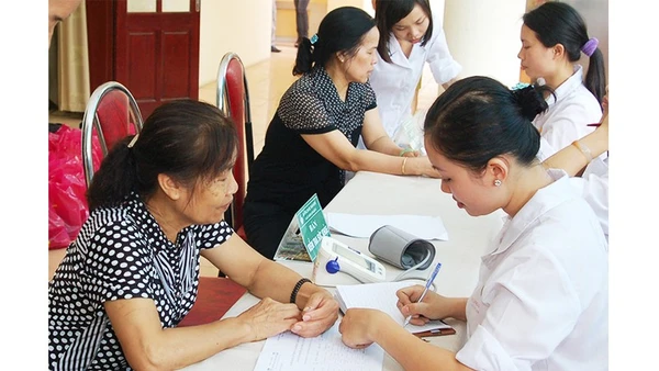 Bộ Y tế đề nghị luân chuyển, điều động nhân lực về tuyến xã