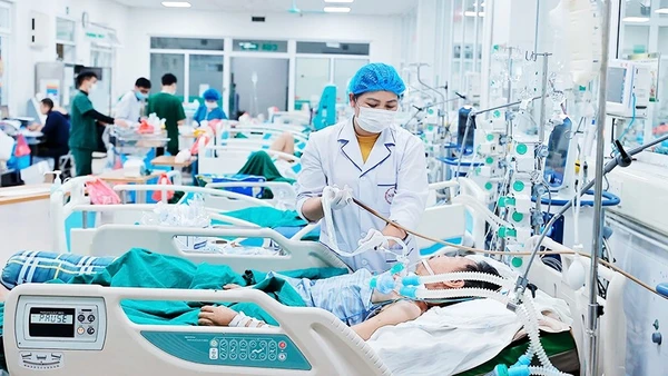 Người dân mong muốn có đột phá trong việc mở rộng quyền lợi chăm sóc sức khỏe và giảm chi phí y tế. 