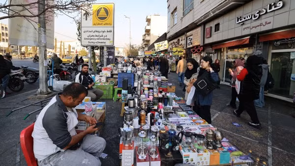 Tỷ lệ hàng hóa lạm phát ở mức cao tại Thủ đô Tehran. Ảnh: GETTYIMAGES