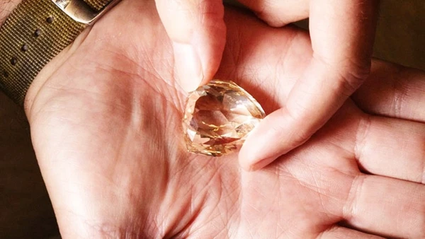 Viên kim cương huyền thoại tái xuất