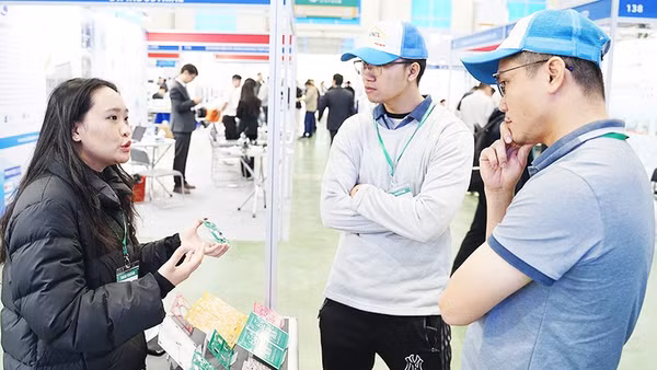 Các nhóm thiết bị điện tử, bán dẫn... tiếp tục được miễn trừ khi xuất khẩu sang Mỹ. Ảnh: HẢI NAM
