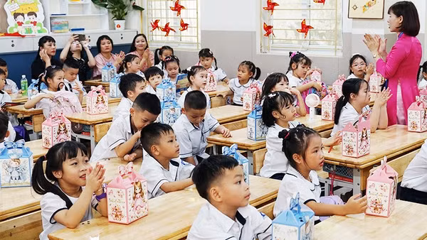 Năm học 2026-2027, những học sinh ở gần khu vực trường học được ưu tiên tuyển sinh. Ảnh: NAM HẢI