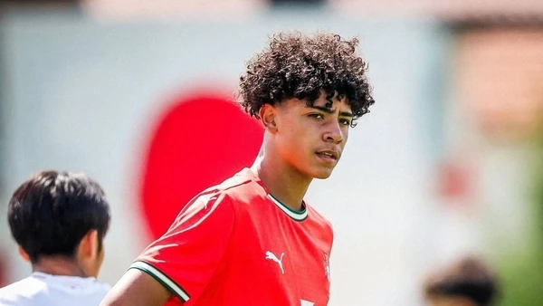 Cha con Ronaldo cùng ghi bàn