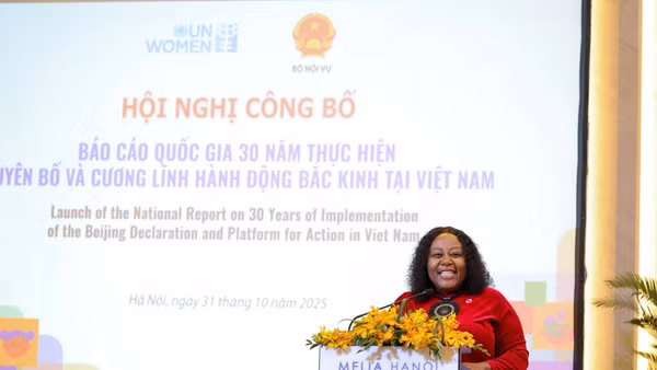 Bà Caroline Nyamayemombe phát biểu tại Hội nghị. Ảnh: UN WOMEN