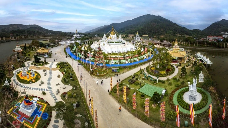 Quần thể Đại Bảo Tháp Mandala Tây Thiên. (Ảnh: BTC)