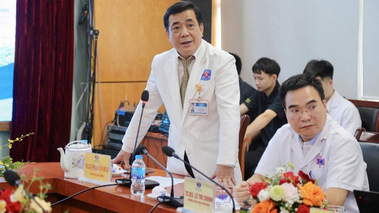 Phó Giáo sư, Tiến sĩ Phạm Văn Bình chia sẻ thông tin tại Hội thảo. bvk.jpg