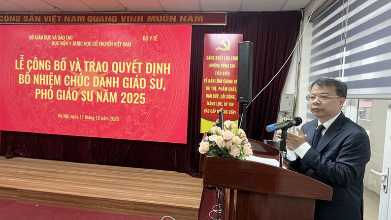 Le professeur agrégé, le Dr Nguyen Quoc Huy, a prononcé un discours lors de la cérémonie. yhct88888888888888.jpg