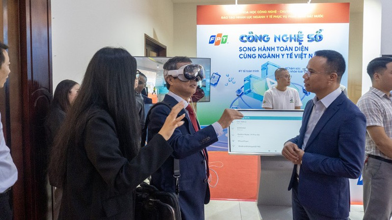 Delegáti si na okraj konference prohlédli ekosystém digitální zdravotní péče společnosti FPT. fpt3.jpg