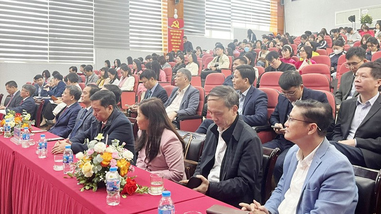 Kutlamaya katılan delegeler. hv1111111111111111111.jpg