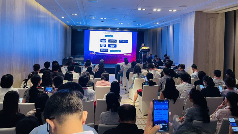 Odborníci prezentovali speciální téma týkající se srdečního selhání. tphcm.jpg