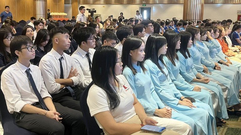 Đại diện các đoàn viên, thanh niên đến từ các trường đại học đóng trên địa bàn Hà Nội tham dự lễ phát động. tl6.jpg