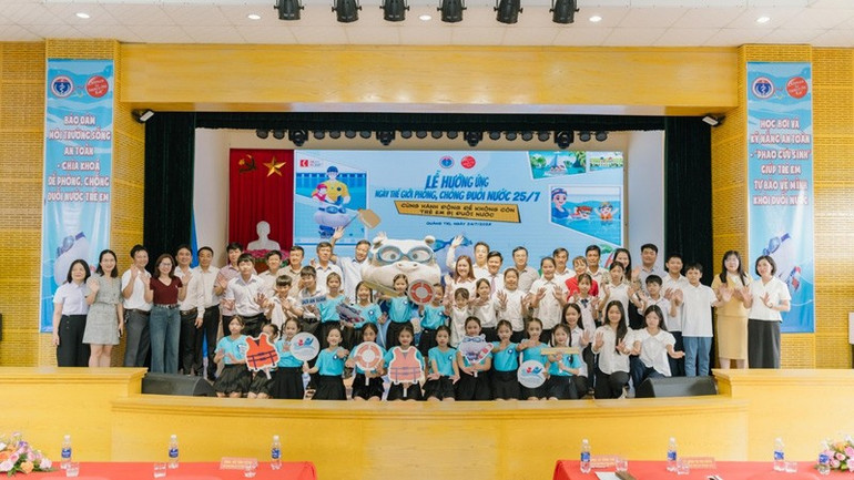 Hoạt động hưởng ứng Ngày Thế giới Phòng, chống đuối nước được tổ chức tại Quảng Trị. duoi-nuoc1.jpg